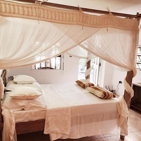 Perle Stone Studio- Bed And Breakfast Simpson Bay Zewnętrze zdjęcie